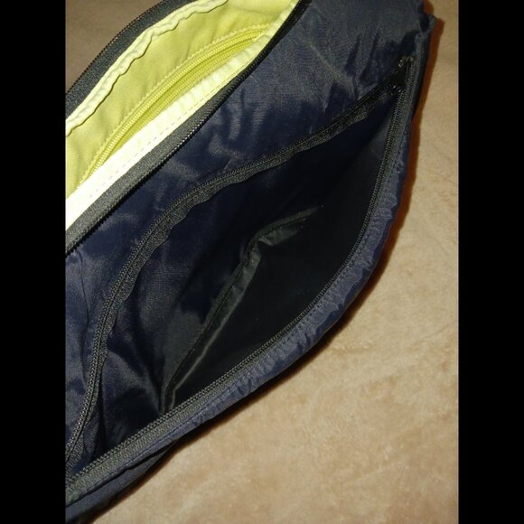 Pacsafe Hobo travel bag - Picture 5 of 8